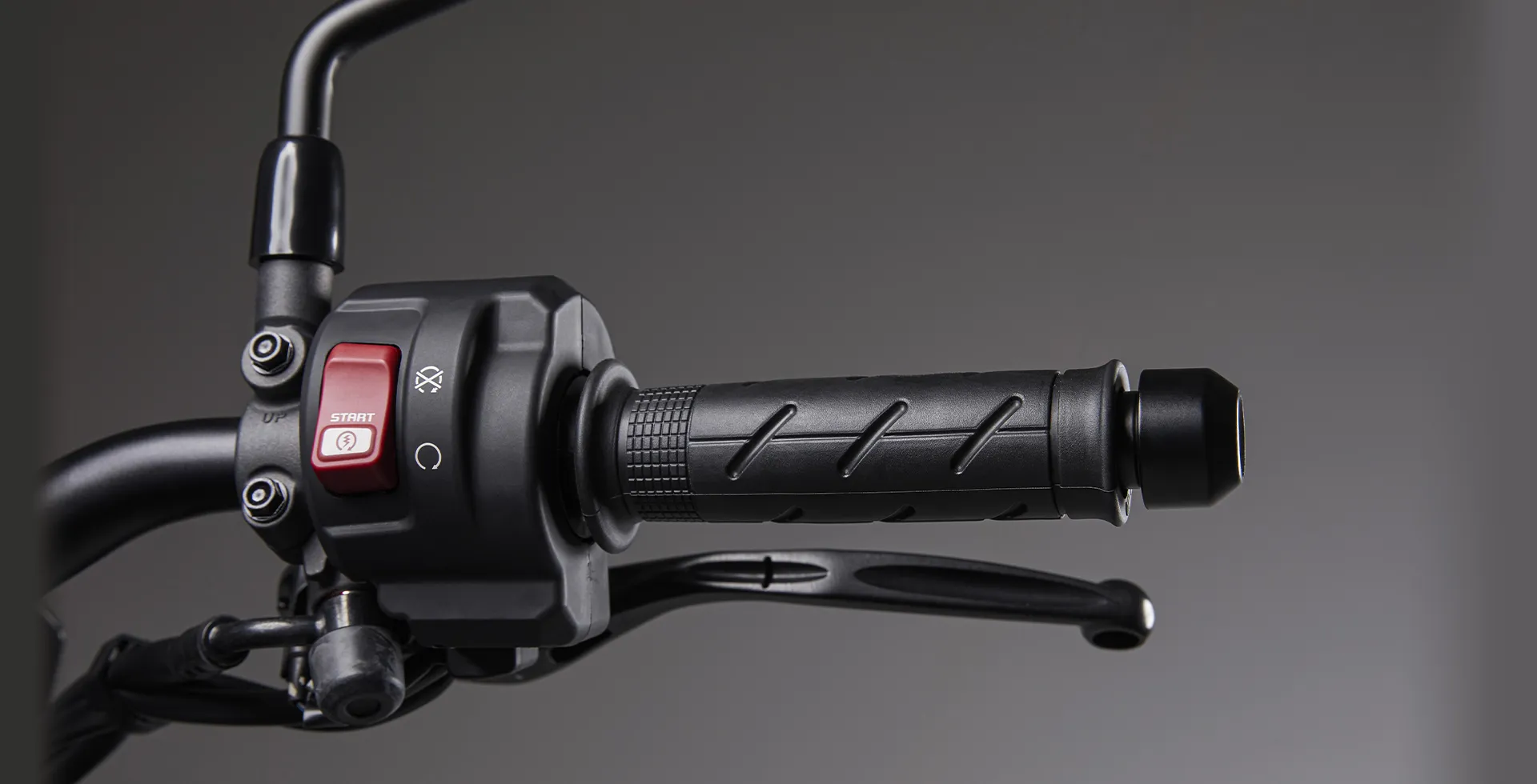 Detalhe do Acelerado da Moto Honda CB 1000R Black Edition