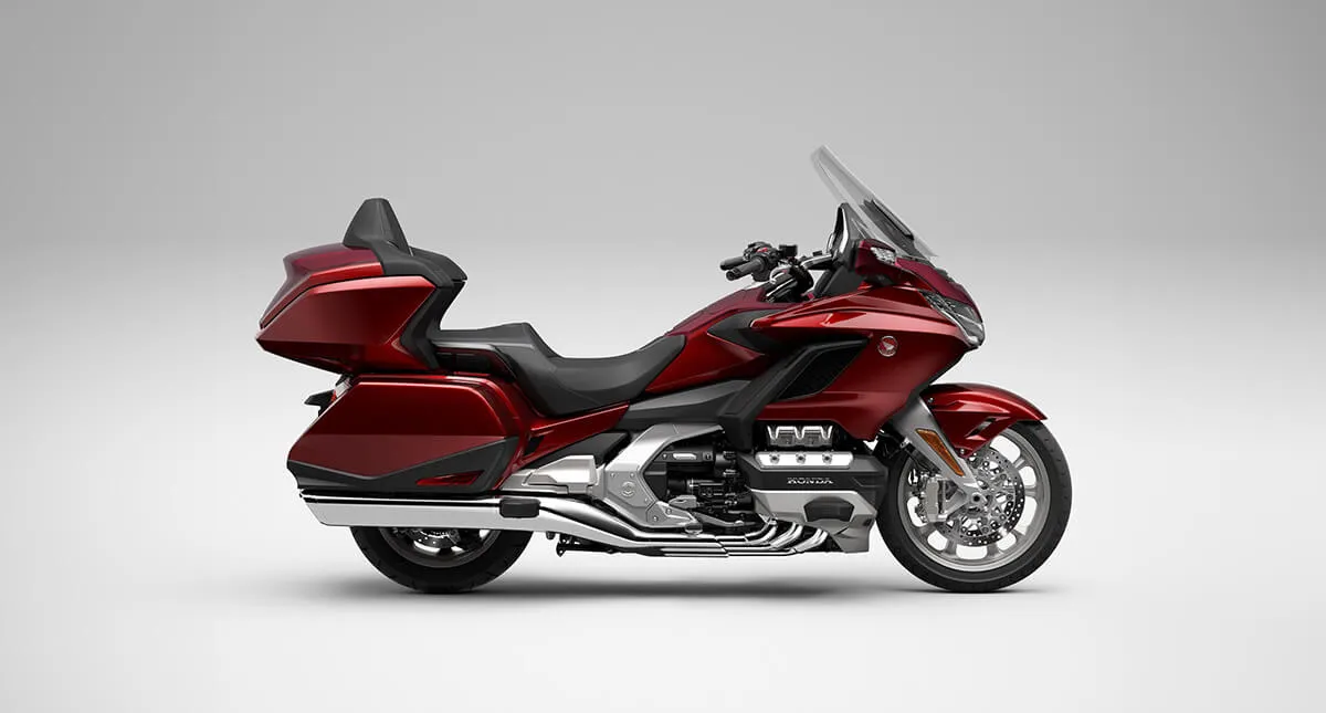 Motocicleta Honda GL 1800 Gold Wing Tour 2024 vermelha