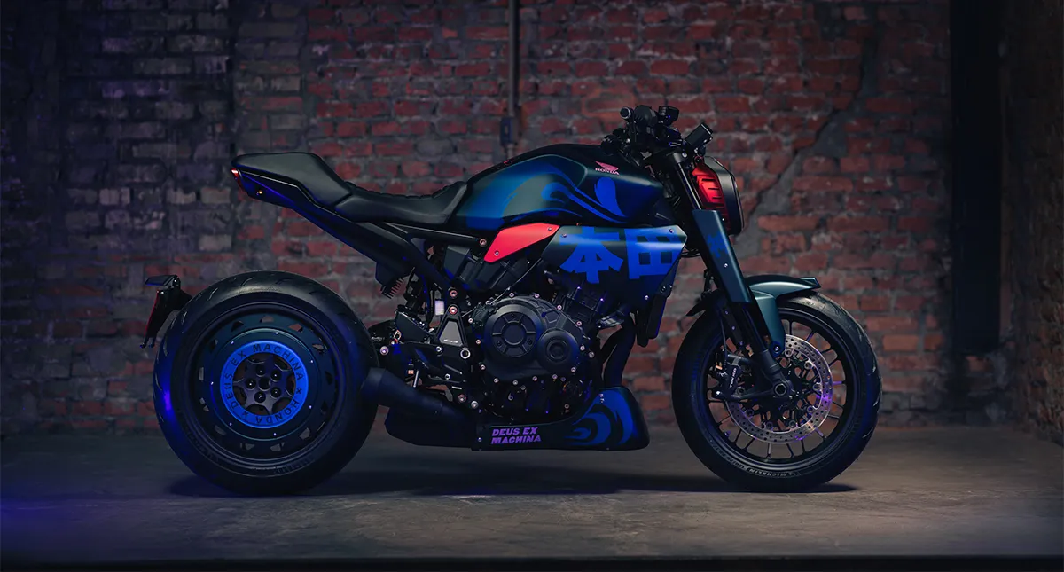 Motocicleta customizada Honda CB1000R Black Edition