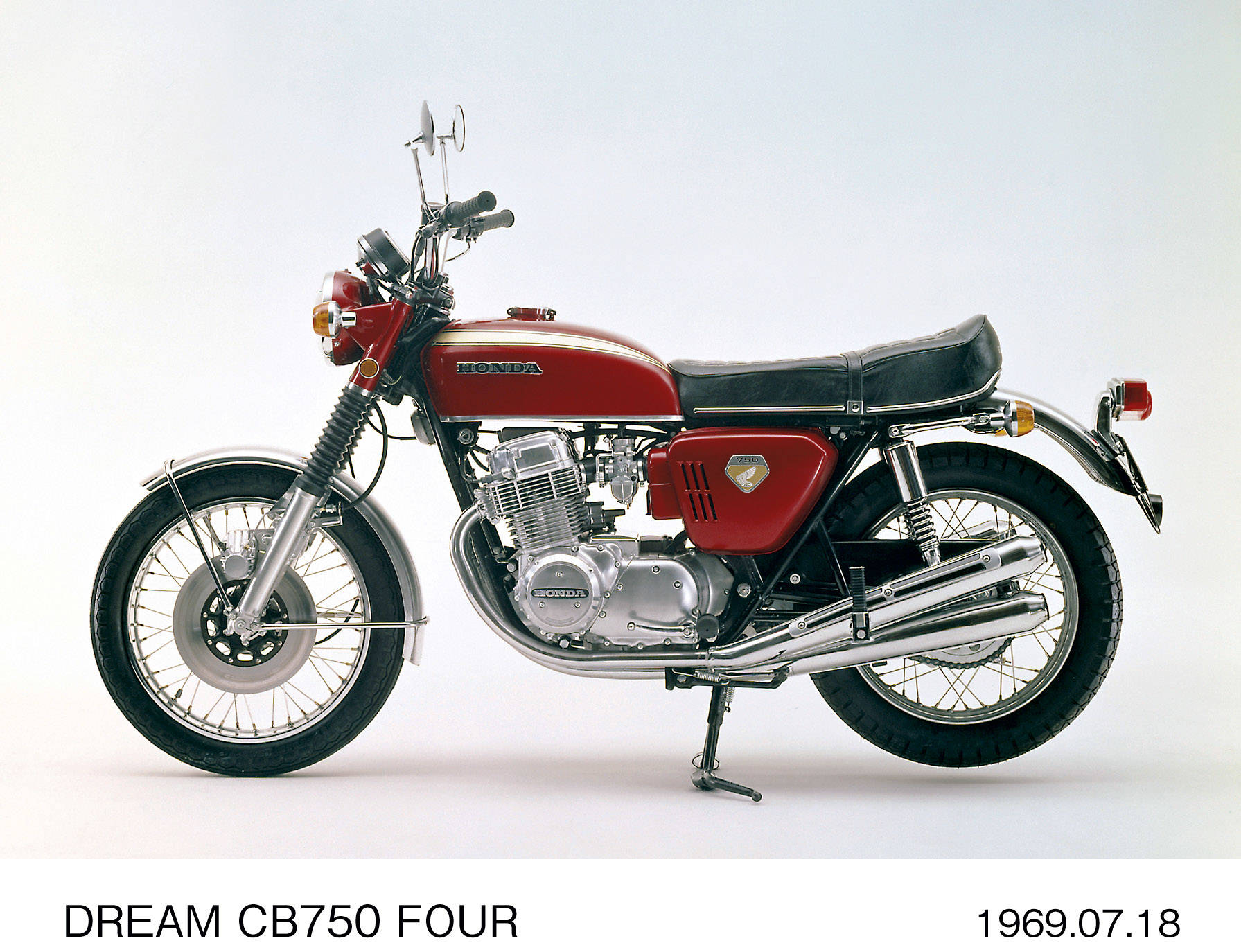 Moto Honda CB 750 Four vermelha