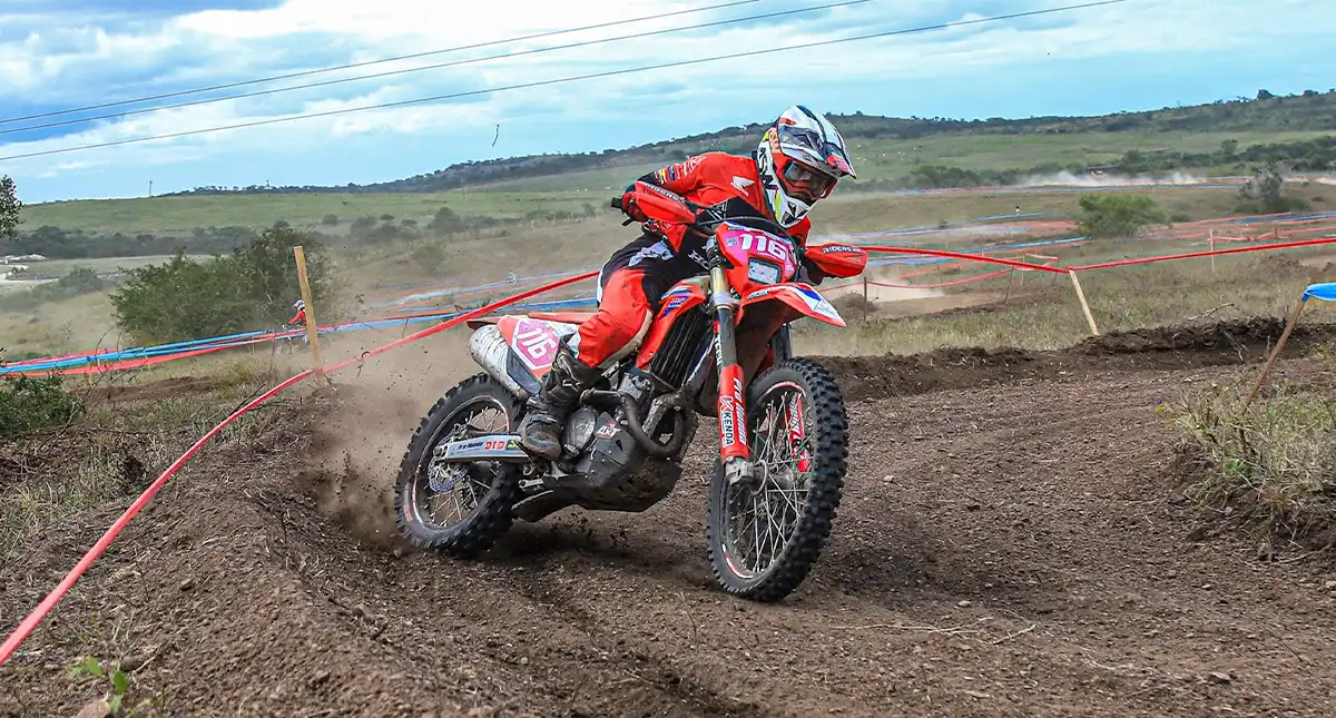 Barbara Neves no Honda Racing Brasileiros Enduro 24