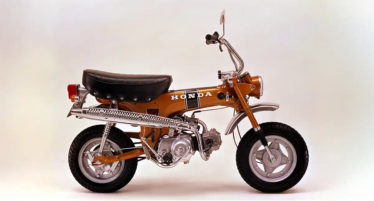 Honda ST 70 - Modelo Clássico em Cores Vibrantes