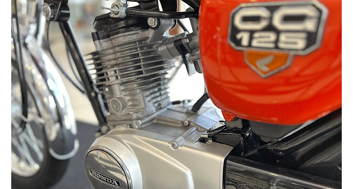 motor com aletas de refrigeração e o câmbio