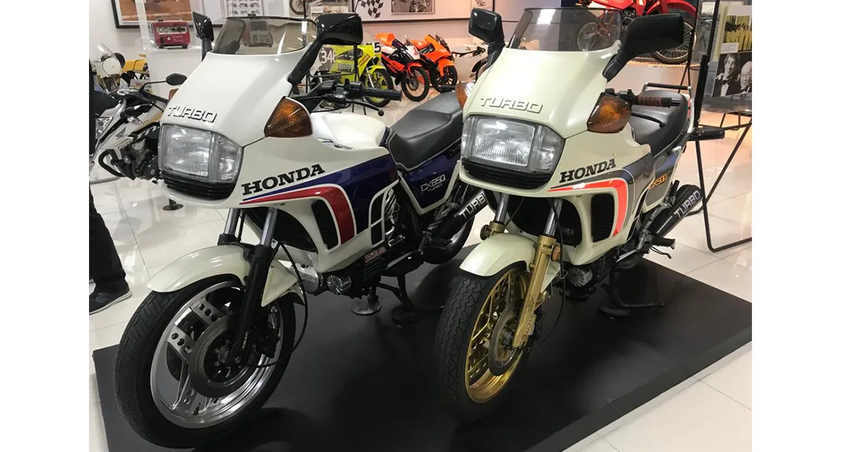 Motos Honda CX 650 Turbo no Museu da Honda Remaza Collection