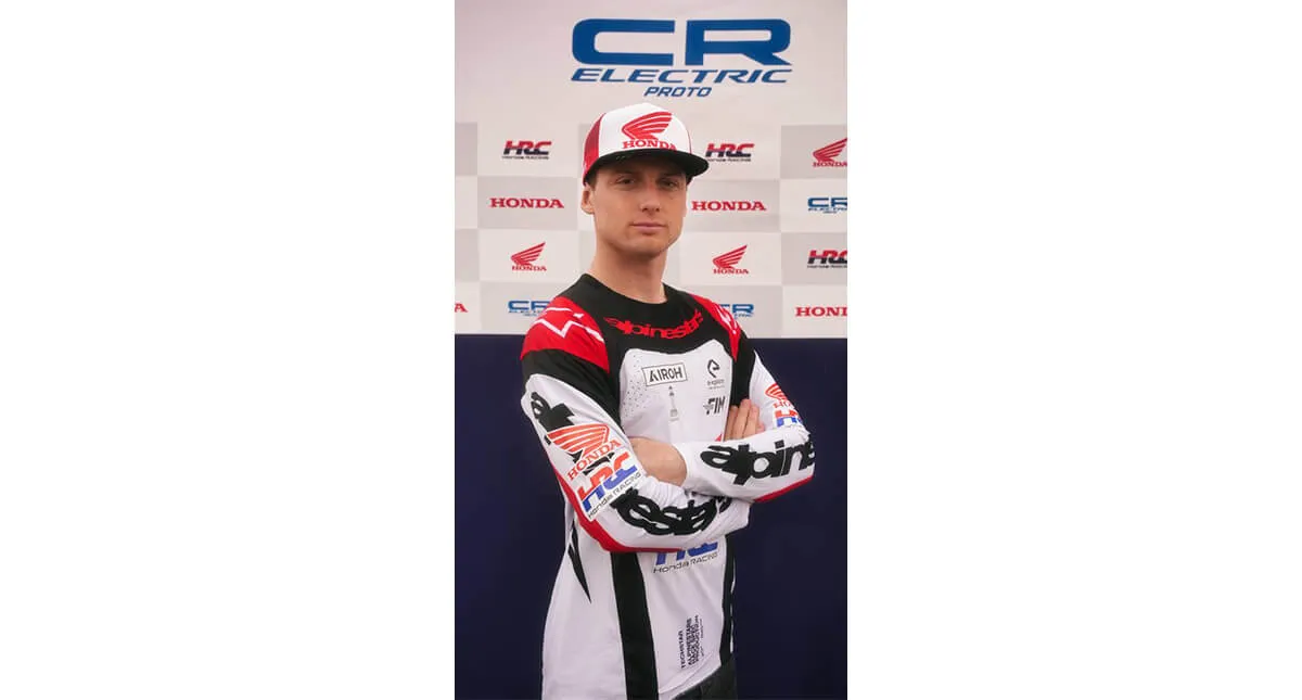 Piloto do time de Honda HRC Tosha Schareina