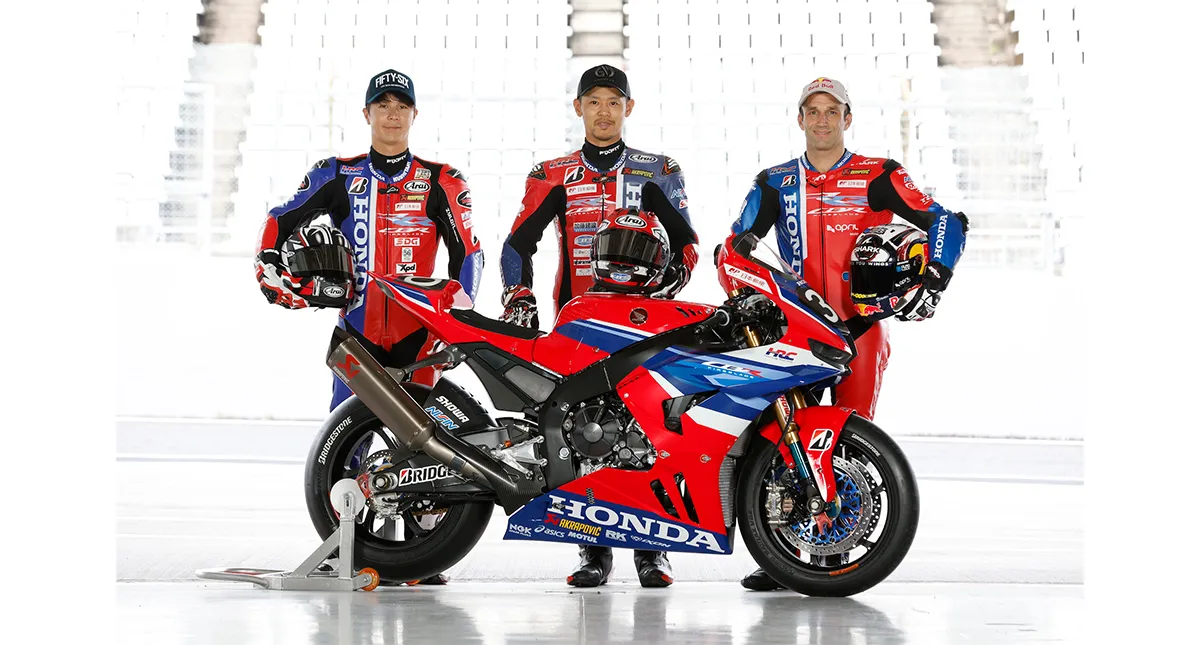 Motocicleta Honda CBR 1000 RR-R SP Fireblade com o trio de pilotos Takumi Takahashi, Teppei Nagoe e Johann Zarco 