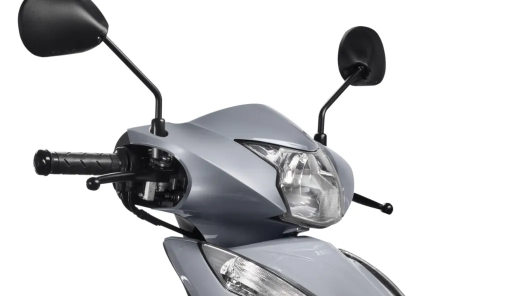 Controle de freios nas duas mãos da Honda Biz 125